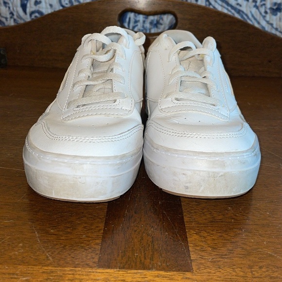 Reebok Tennis Shoes - Picture 6 of 9